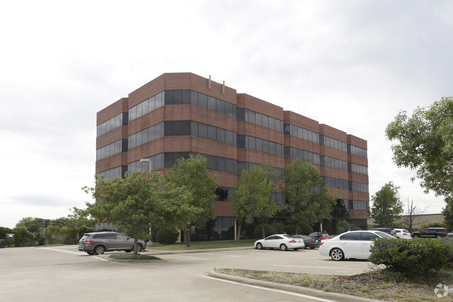 9550 Skillman St, Dallas, TX à louer - Photo du bâtiment - Image 2 de 11