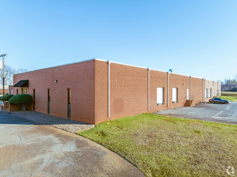 619-627 Anderson St, Charlotte, NC à louer - Photo du bâtiment - Image 2 de 26