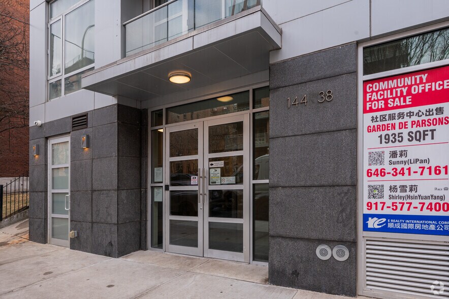 144-38 35th Ave, Flushing, NY à vendre - Photo du bâtiment - Image 2 de 23