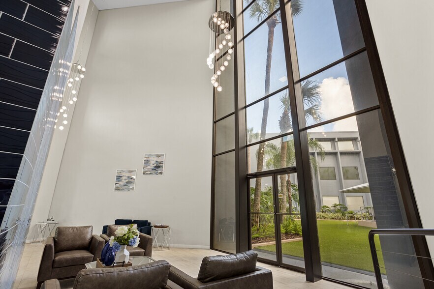7825 Baymeadows Way, Jacksonville, FL à louer - Photo intérieure - Image 2 de 4