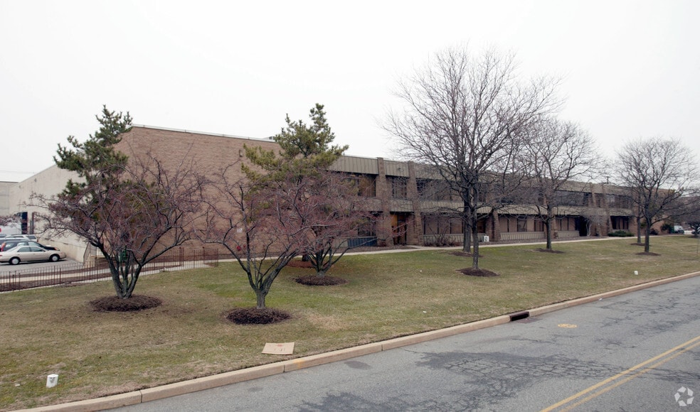 90 Newfield Ave, Edison, NJ for lease - Building Photo - Image 2 of 3