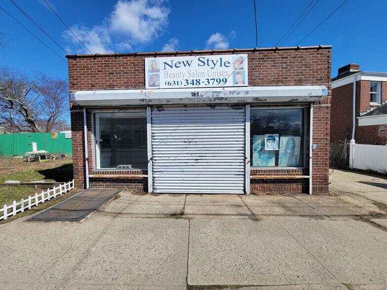 108 Carleton Ave, Central Islip, NY for sale - Building Photo - Image 1 of 1