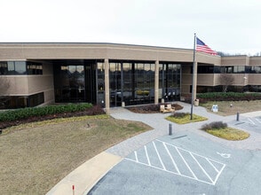 2401 Pleasant Valley Rd, York, PA for lease Building Photo- Image 2 of 13