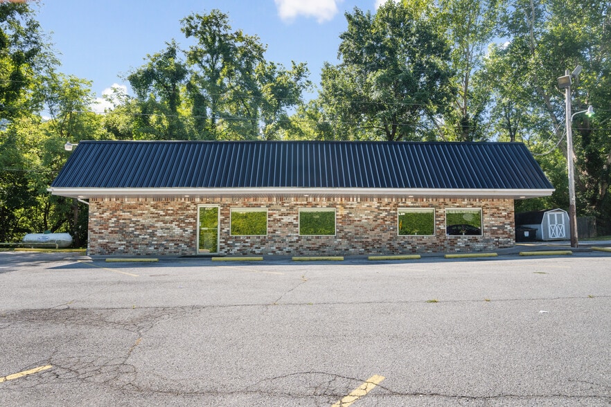 7643 Roanoke rd, Shawsville, VA for sale - Building Photo - Image 2 of 11