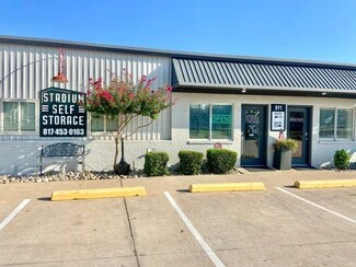 Plus de détails pour 911-1003 E Broad St, Mansfield, TX - Bureau/Commerce de détail à louer