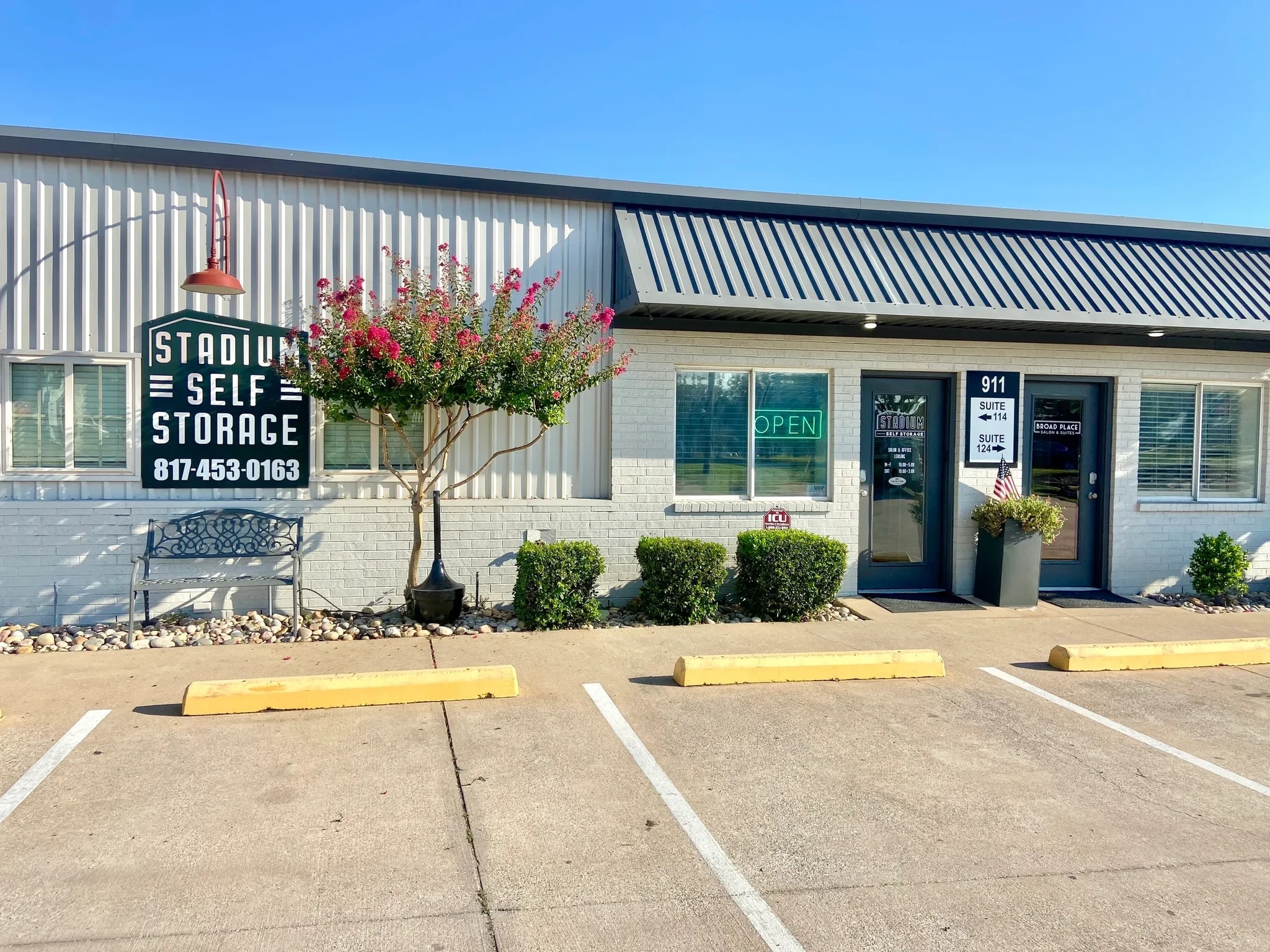 911-1003 E Broad St, Mansfield, TX for lease Building Photo- Image 1 of 12