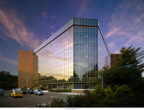 555 E Lancaster Ave, Radnor, PA à louer Photo du bâtiment- Image 1 de 8