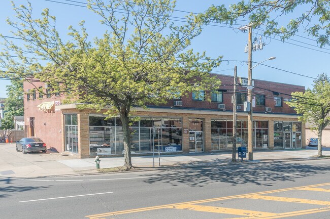 More details for 351-357 Hempstead Tpke, West Hempstead, NY - Retail for Lease