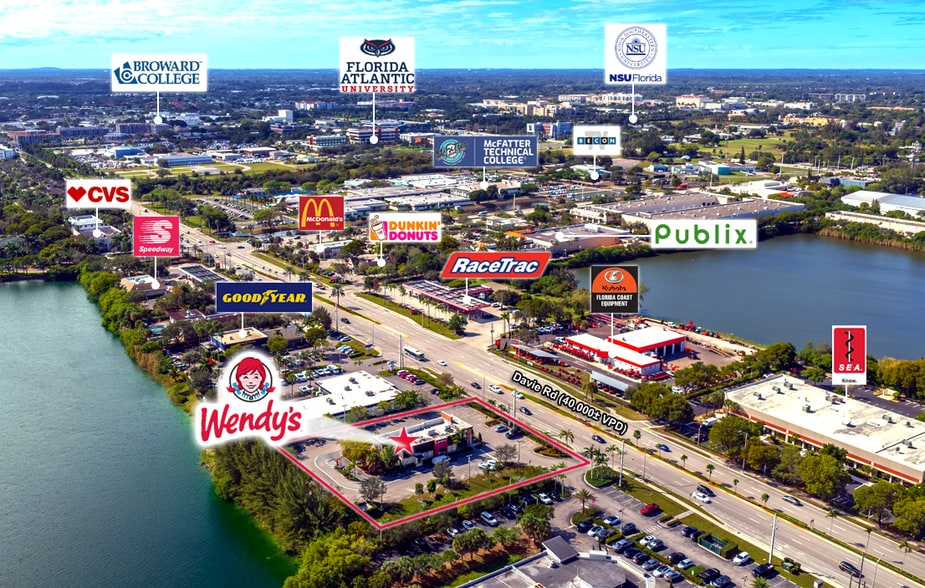 2660 Davie Rd, Davie, FL à vendre - Photo du bâtiment - Image 2 de 9