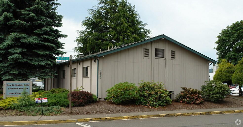 1060 Chambers St, Eugene, OR à vendre - Photo du bâtiment - Image 2 de 8