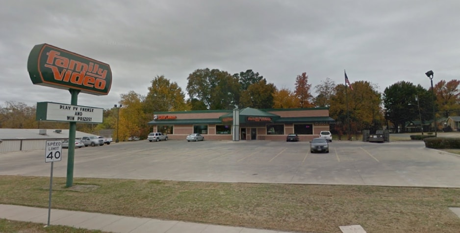 2010 Lamar Ave, Paris, TX for lease - Primary Photo - Image 1 of 9