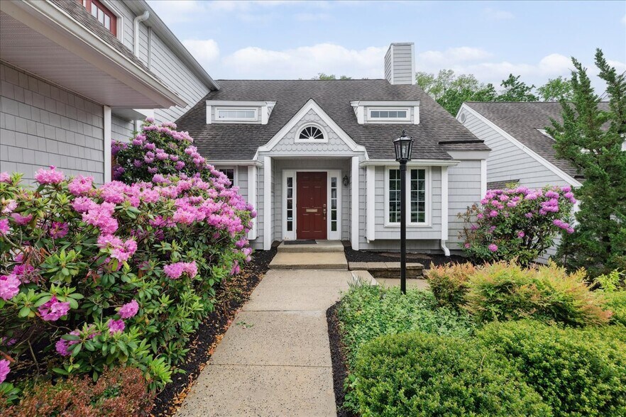 10 Mystic Ln, Malvern, PA à vendre - Photo du bâtiment - Image 3 de 36