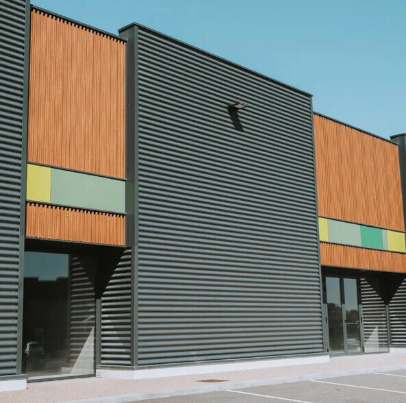 Commerce de détail dans Anse à louer - Photo du bâtiment - Image 1 de 7