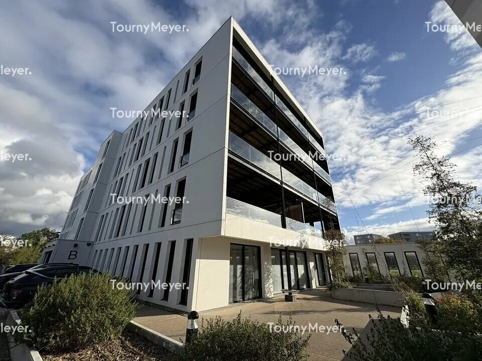Office in Toulouse for lease Building Photo- Image 1 of 9