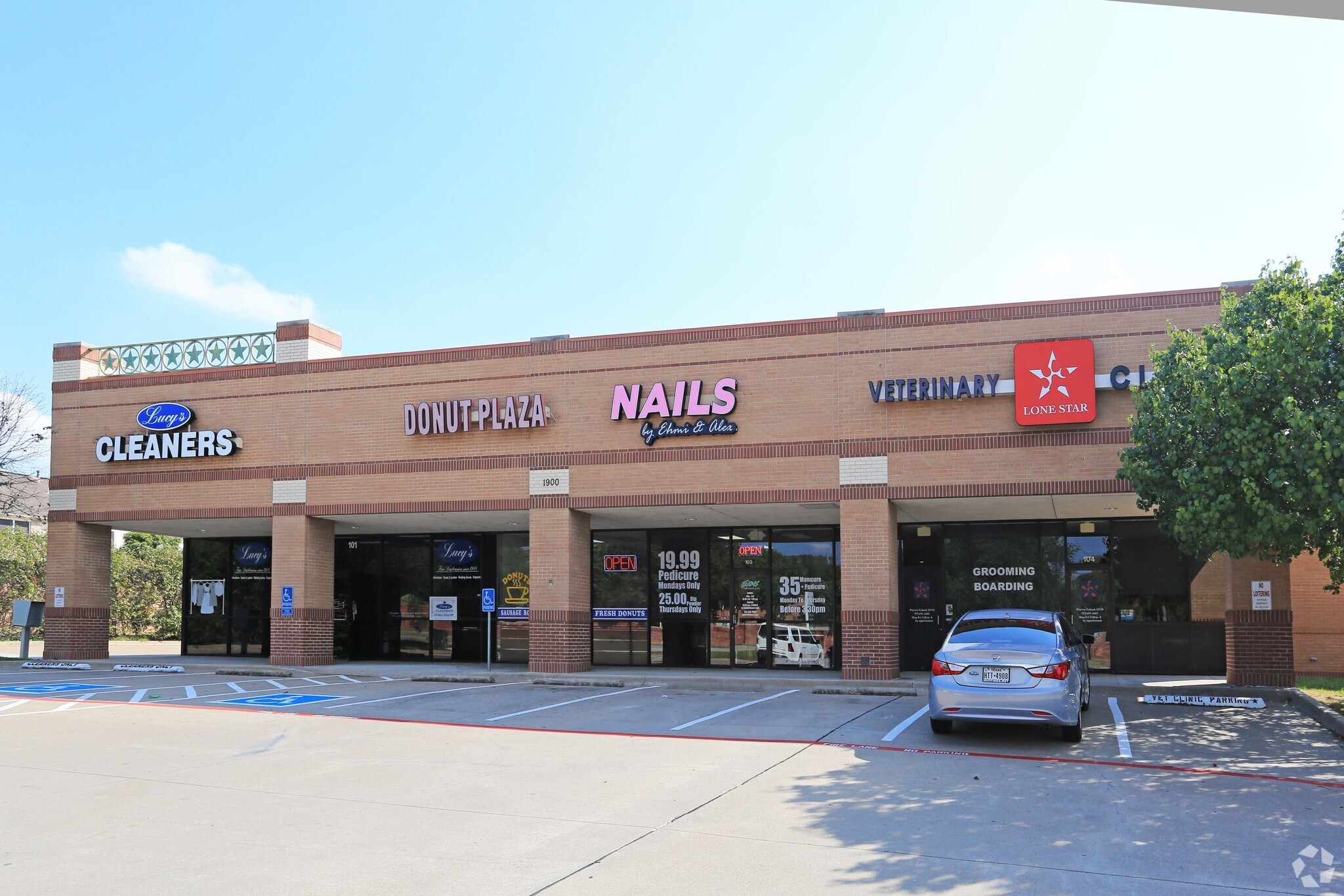 1900 Garden Ridge Blvd, Flower Mound, TX for lease Primary Photo- Image 1 of 6