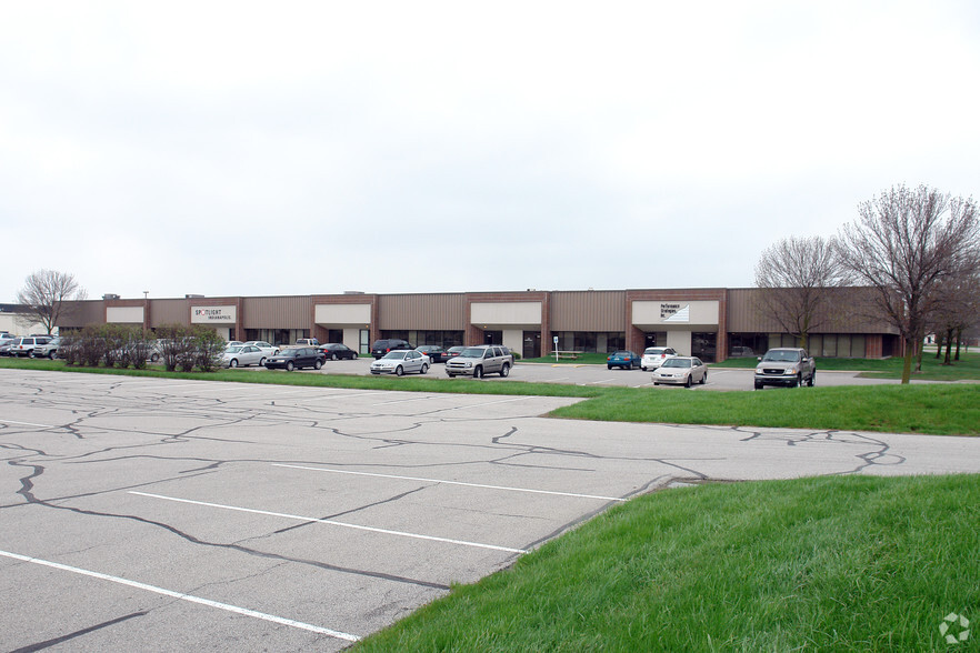 7420-7486 Shadeland Station Way, Indianapolis, IN for lease - Primary Photo - Image 2 of 9