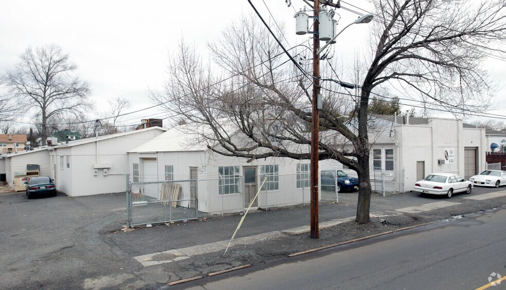 131 Lincoln Blvd, Middlesex, NJ à louer - Photo du bâtiment - Image 2 de 31