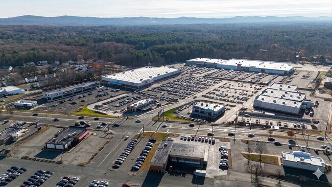 Plus de détails pour 1655 Boston Rd, Springfield, MA - Commerce de détail à vendre