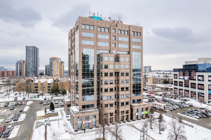 3030 Boul Le Carrefour, Laval, QC à louer - Photo du bâtiment - Image 3 de 4