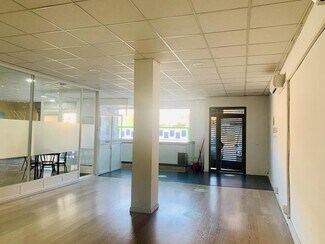 Plus de détails pour Commerce de détail à louer