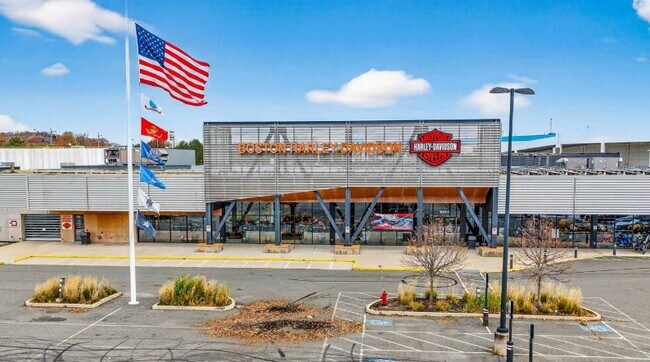 Plus de détails pour 649-651 Squire Rd, Revere, MA - Commerce de détail à louer