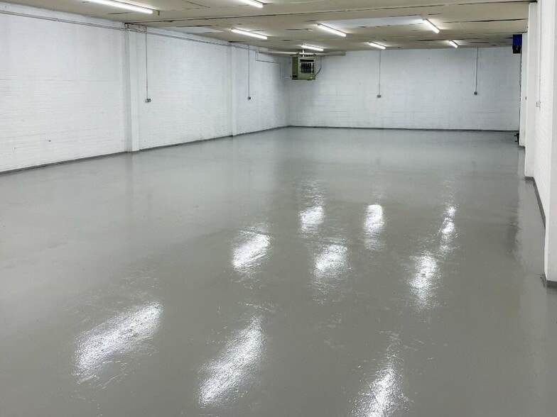 Pease Rd, Peterlee for lease - Interior Photo - Image 2 of 15