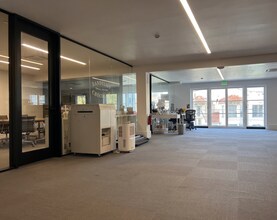 2101-2129 Mission St, San Francisco, CA for lease Interior Photo- Image 2 of 4