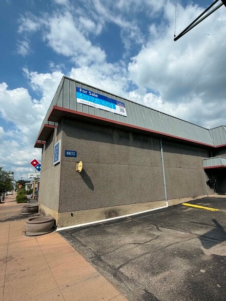 8832 Reading Rd, Cincinnati, OH for sale - Building Photo - Image 2 of 4