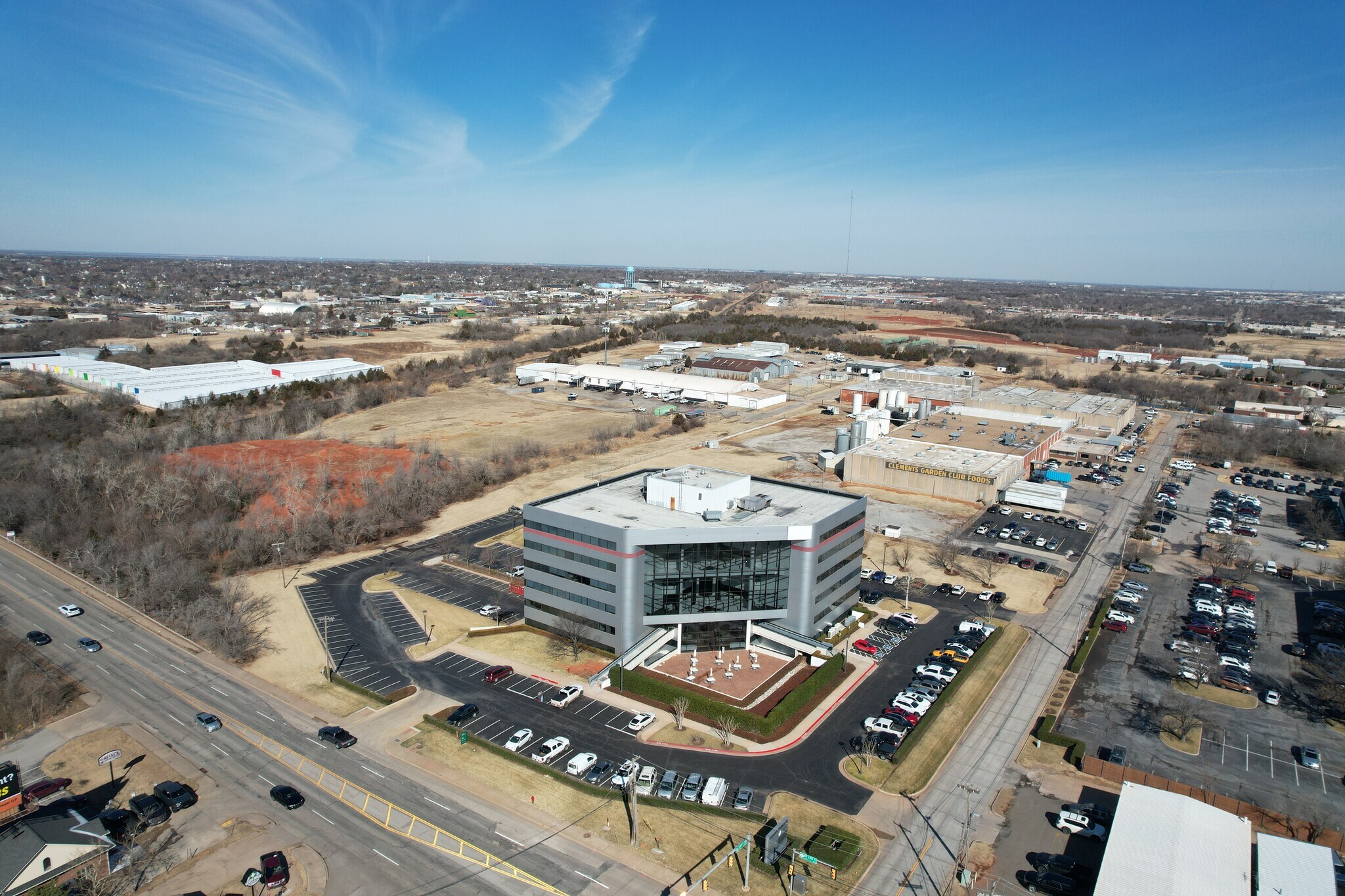 301 NW 63rd St, Oklahoma City, OK à louer Photo principale- Image 1 de 15