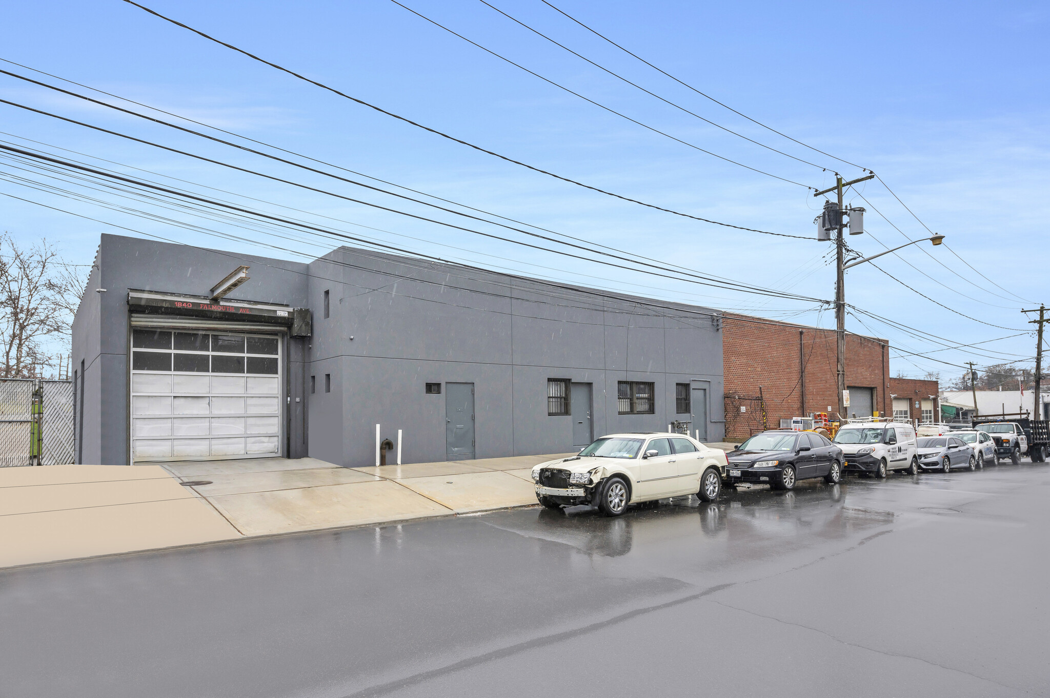 1840 Falmouth Ave, New Hyde Park, NY à vendre Photo du bâtiment- Image 1 de 28