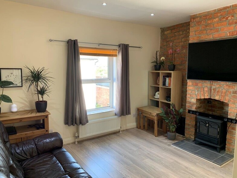 10 Church St, Ruskington for sale - Interior Photo - Image 3 of 8