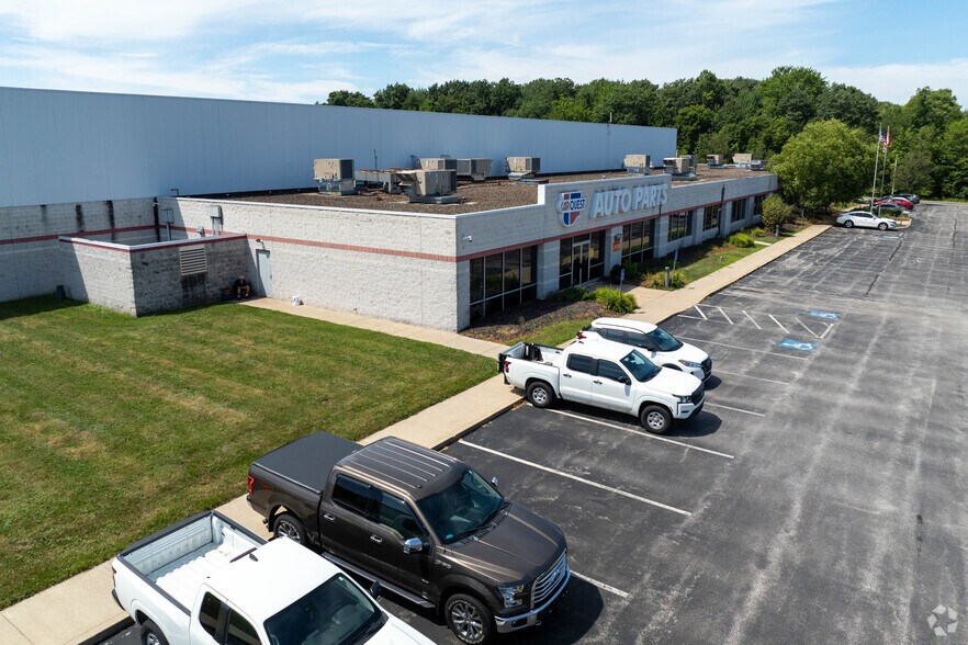2830 Carquest Dr, Brunswick, OH à louer - Photo du bâtiment - Image 2 de 5