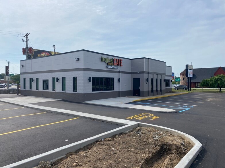 119 W Ireland Rd, South Bend, IN for lease - Building Photo - Image 3 of 4