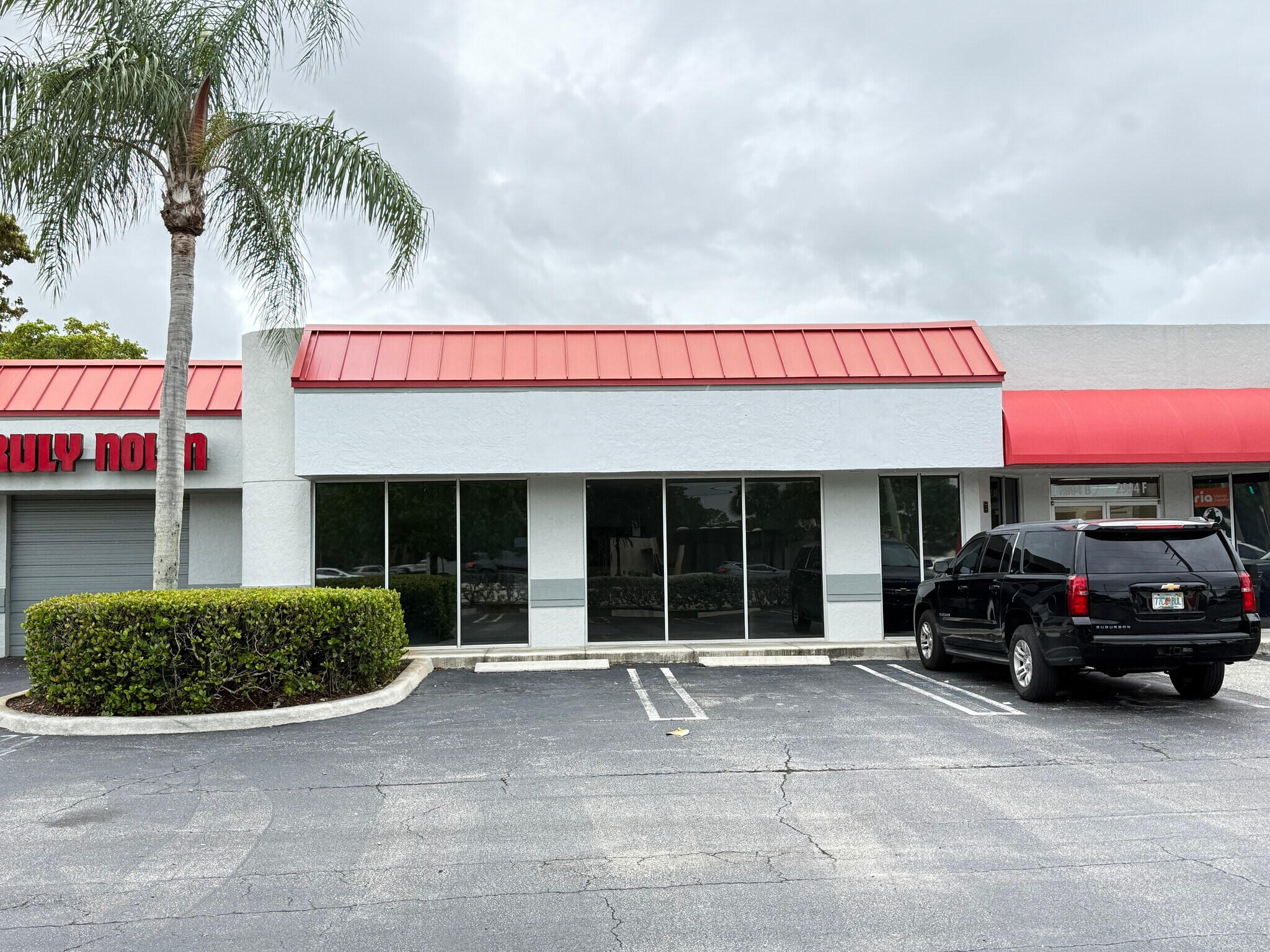 2902-2990 Jog Rd, Greenacres, FL for lease Building Photo- Image 1 of 6