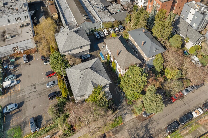 913 13th Ave, Seattle, WA à vendre - Photo du bâtiment - Image 2 de 19