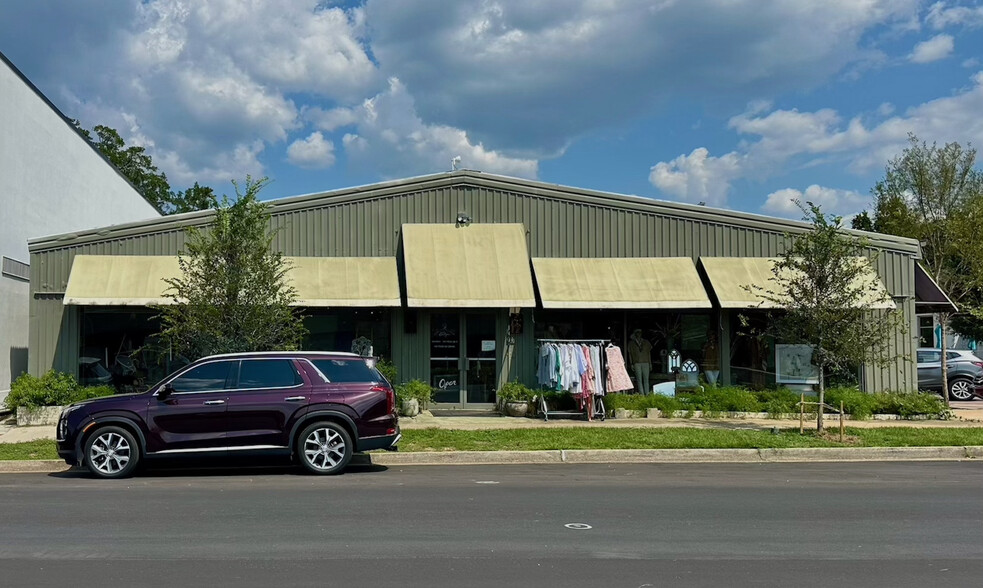 150 N Section St, Fairhope, AL for lease - Building Photo - Image 2 of 9