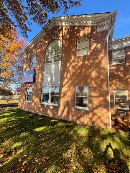 995 Beaver Grade Rd, Coraopolis, PA for lease - Building Photo - Image 2 of 15