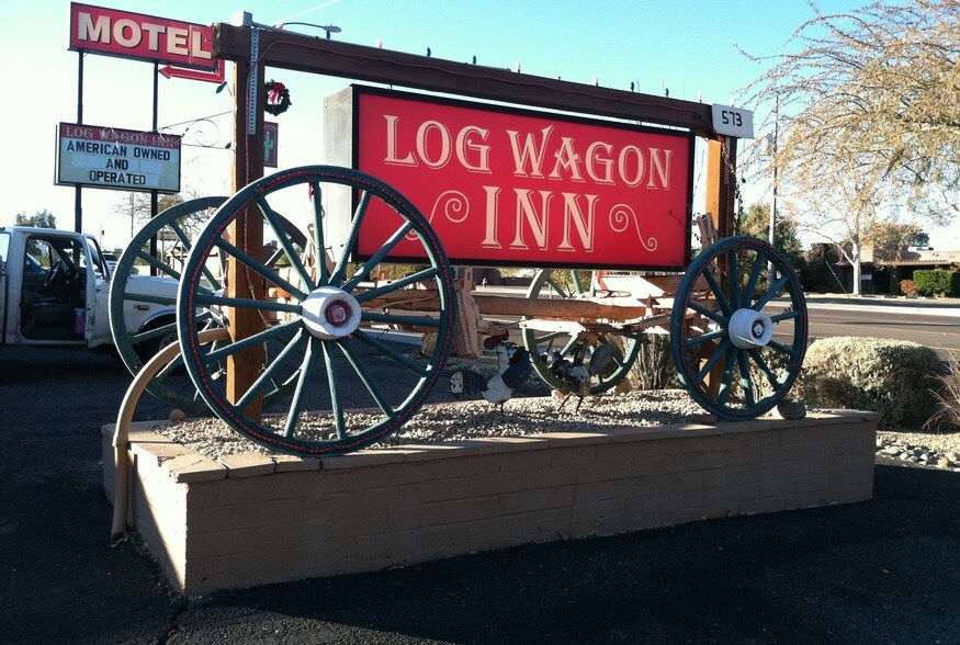 573 W Wickenburg Way, Wickenburg, AZ à vendre - Photo du bâtiment - Image 3 de 9