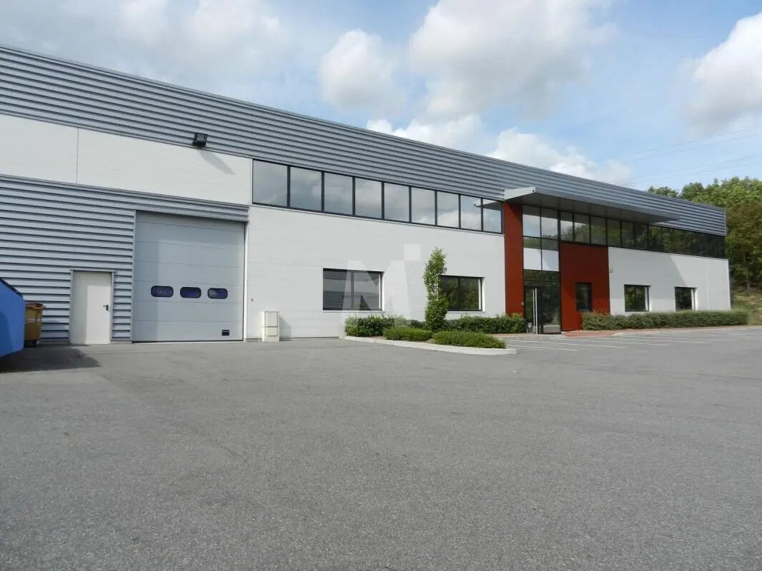 Flex in Lisses for lease Building Photo- Image 1 of 7