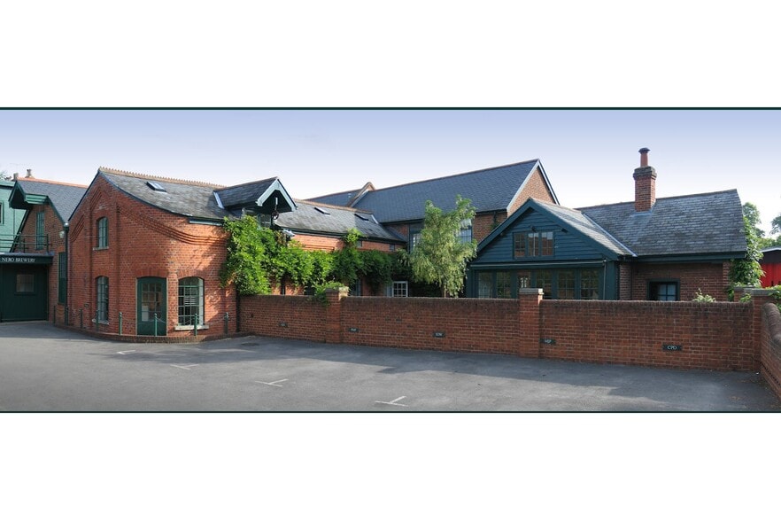 Brew House Ln, Hartley Wintney for sale - Building Photo - Image 2 of 7