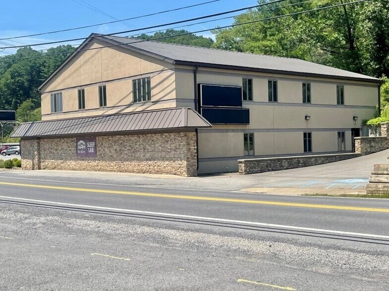 725 Ritter Dr, Daniels, WV à vendre - Photo du bâtiment - Image 3 de 26