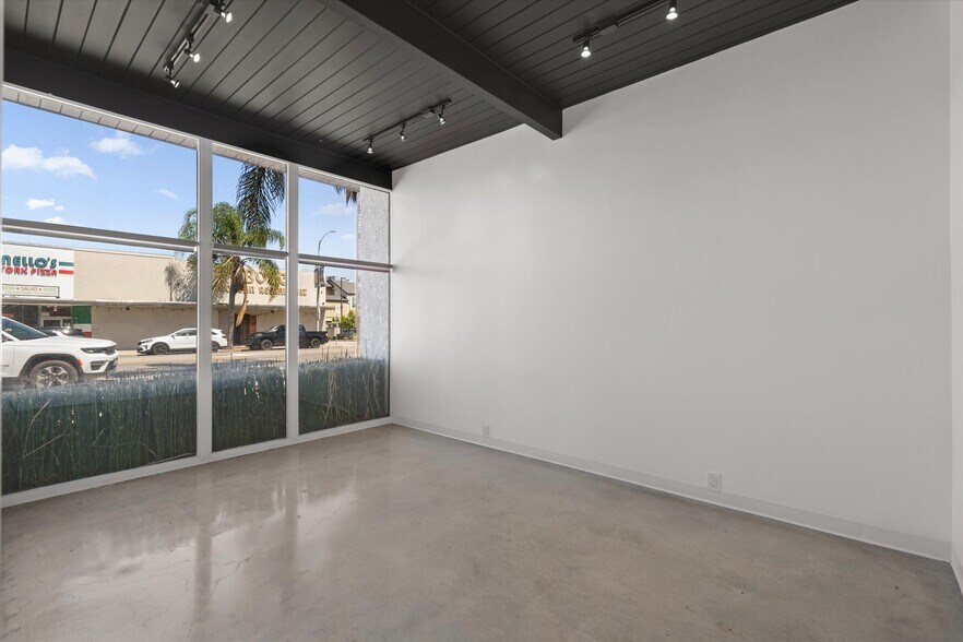 805 S Gaffey St, San Pedro, CA à vendre - Photo intérieure - Image 2 de 21