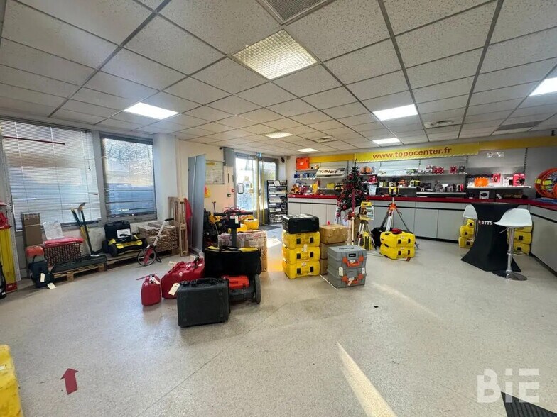 Office in Pessac for lease - Interior Photo - Image 3 of 6