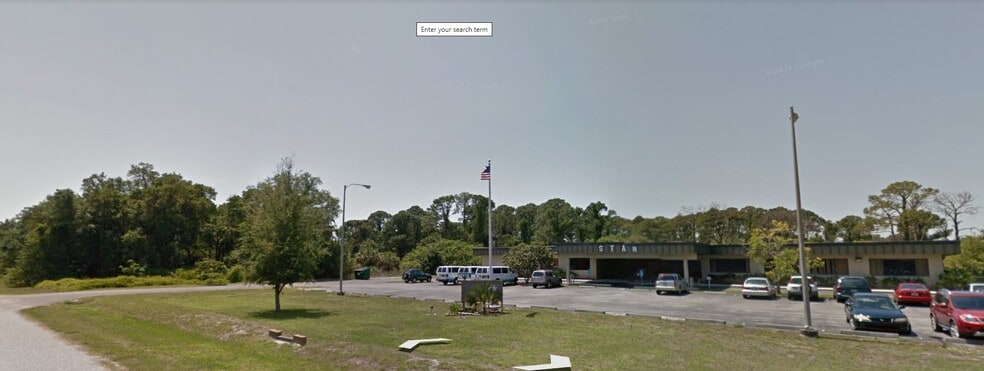 525 Bowman Ter, Port Charlotte, FL for sale - Building Photo - Image 2 of 3