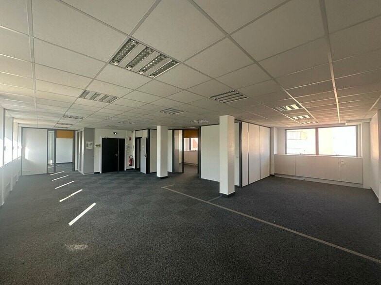 Office in Strasbourg for lease - Interior Photo - Image 2 of 8