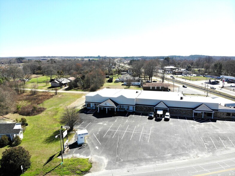 16 Ila Rd, Commerce, GA à louer - Photo du bâtiment - Image 2 de 15