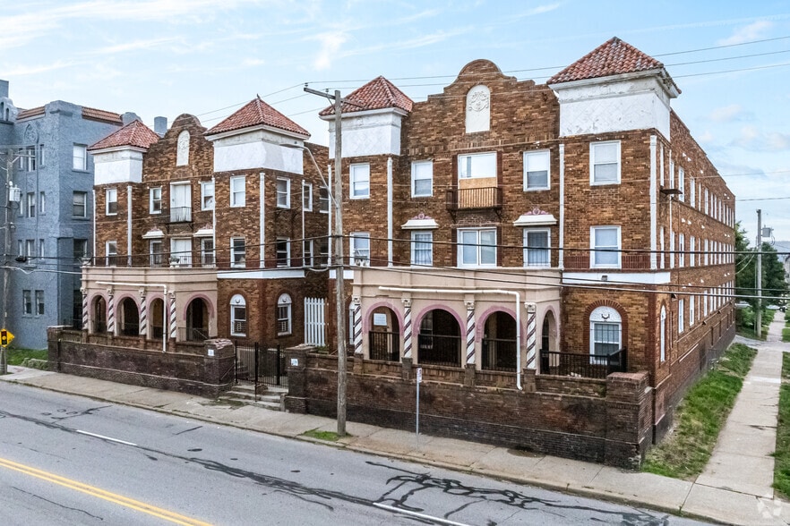119 W 39th St, Kansas City, MO for sale - Primary Photo - Image 1 of 23