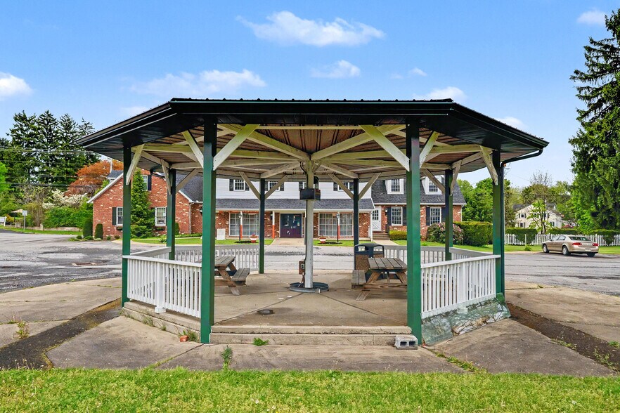 298 Meridan Rd, Butler, PA for sale - Building Photo - Image 2 of 95