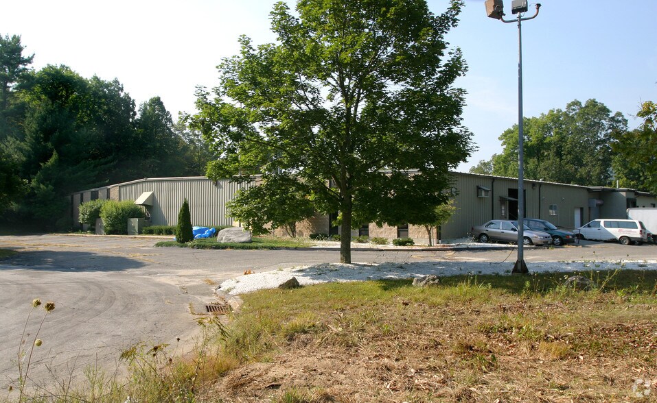 200 St Onge Rd, Winsted, CT à vendre - Photo du bâtiment - Image 3 de 5