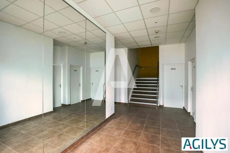 Bureau dans Lisses à louer - Photo intérieure - Image 3 de 5